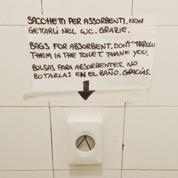 Riomaggiore, toilet interior, hand written sign