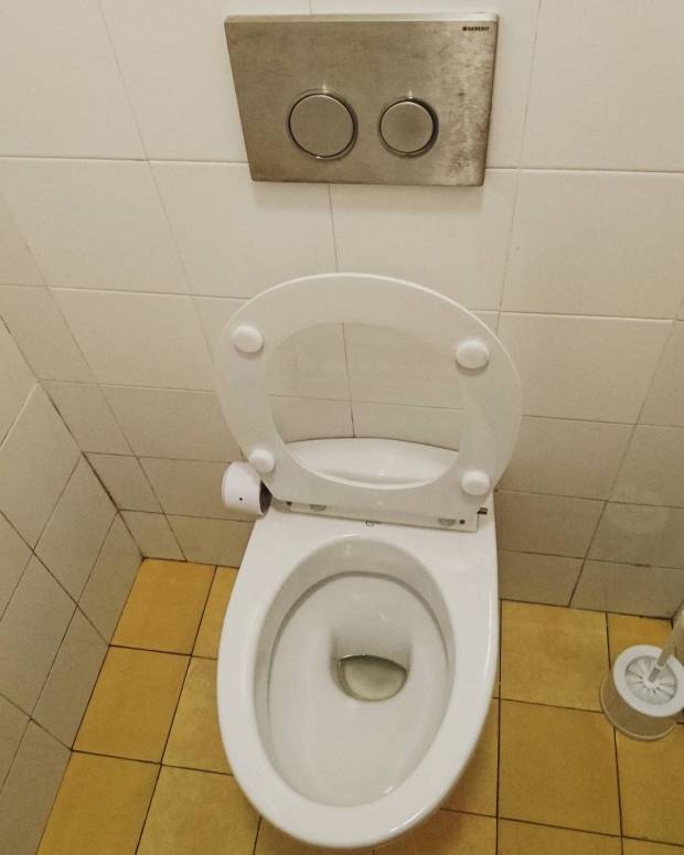 Riomaggiore, toilet interior, toilet