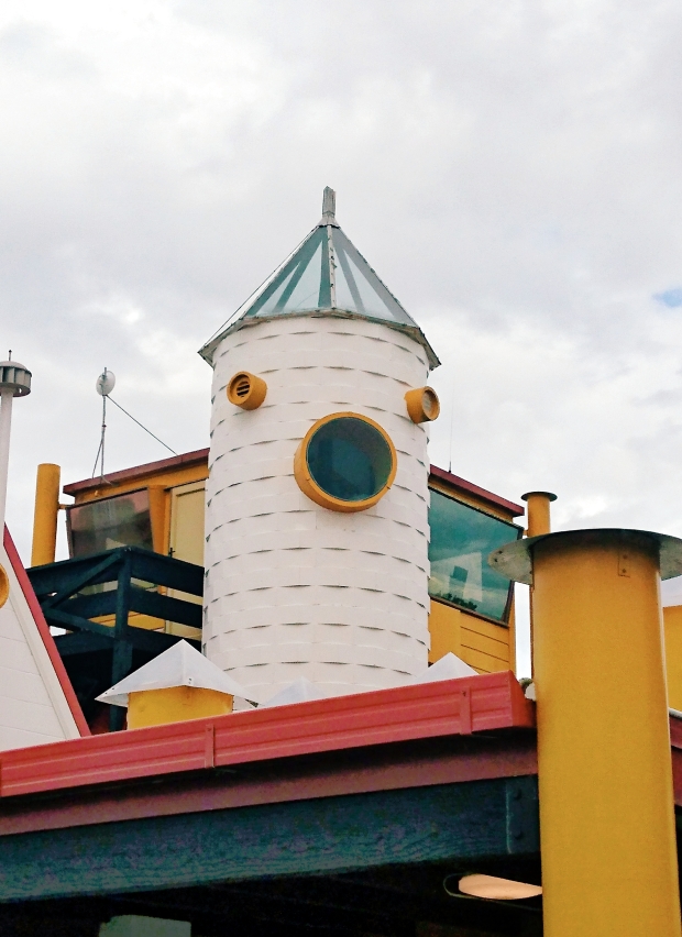 Whakatane Airport, external view, face tower