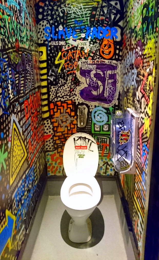 Kings Arms men's toilet interior, stall